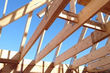 Ossature bois à Loudun : l’alternative moderne et écologique pour vos projets de construction